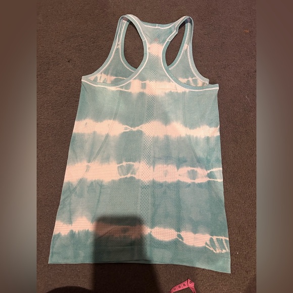 Lululemon Swiftly Tech Racerback - Picture 2 of 5
